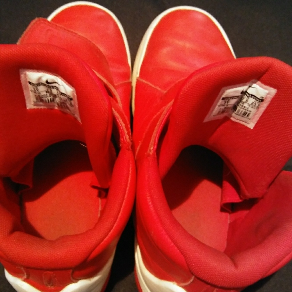 Nike - Picture 4 of 4